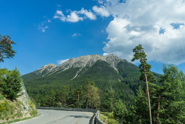 阿尔卑斯山阿尔卑斯山风景在法国布里安康法国风景山脉