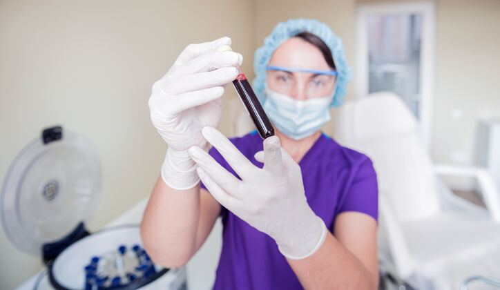 科学富血小板血浆制备管手上有血发现护理样品