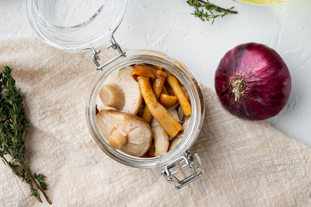 分类油蘑菇罐头套装 白色健康玻璃菜肴