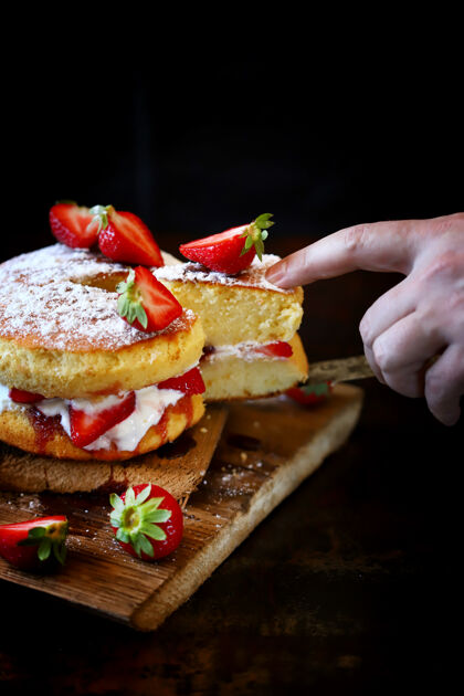 糕点维多利亚海绵蛋糕霜传统草莓