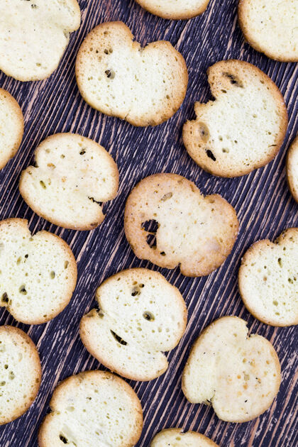 饼干加香料的油炸黑麦饼干小麦或其他面粉制成的食物特写镜头面粉小吃团体
