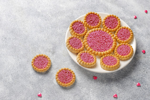 自制粉色糖果 糖果 蛋白酥皮和糖饼干甜点甜点
