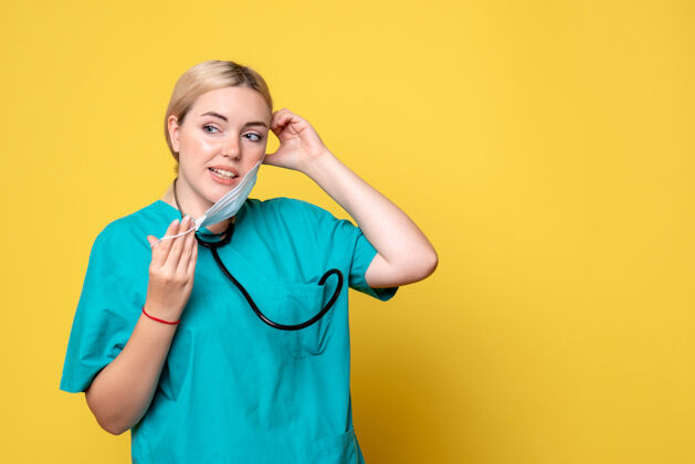 健康正面图女医生穿着医用衬衫戴着口罩 护士医疗科维德-19医院卫生大流行人大流行面罩