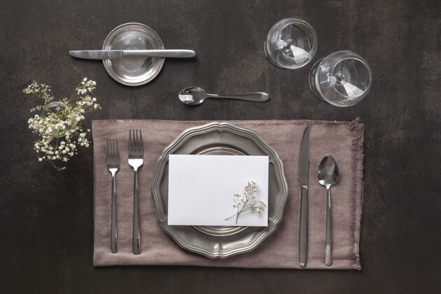 俯视图上图为带植物的餐桌布置图平面图连衣裙盘子