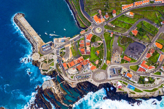 岩石葡萄牙马德拉岛莫尼兹港村鸟瞰图海洋自然高