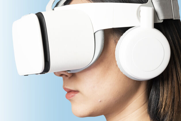 亚洲女人在虚拟现实眼镜智能技术女性无线虚拟现实