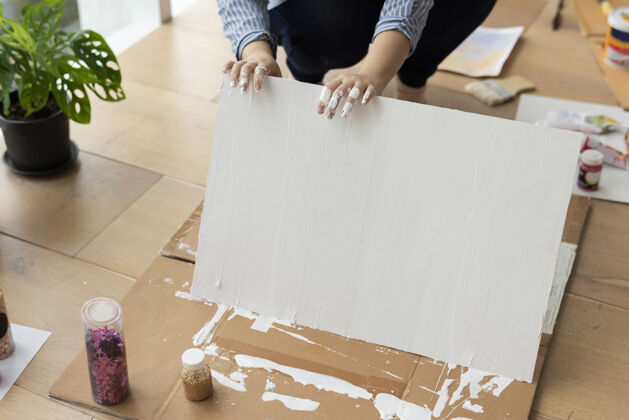 复制空间在木地板上涂上白色背景空白画布创意纹理
