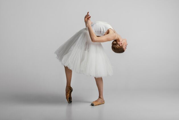 舞蹈白衣芭蕾舞演员艺术家表演水平