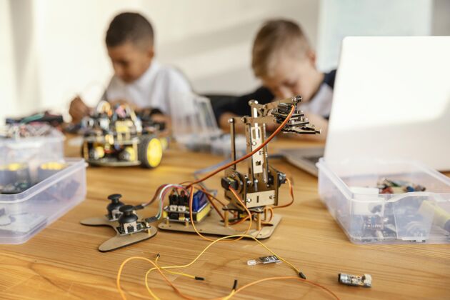 工艺儿童制造机器人自制设备男孩