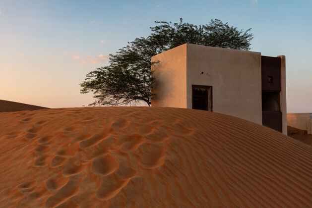 沙漠沙漠中的游牧建筑形状游牧废弃