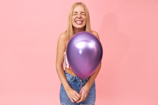 气球积极的情绪 快乐 特殊的场合享受爱情积极
