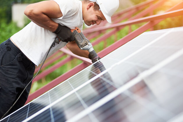 未来安装独立太阳能光伏板系统电池连接可持续性