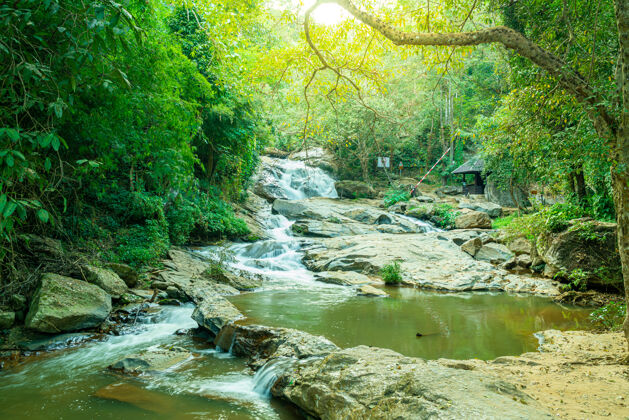 热带泰国清迈美丽的美莎瀑布天堂梅溪流