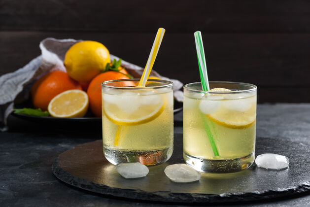 饮料自制柠檬水配薄荷柠檬和橘子鸡尾酒柑橘饮料