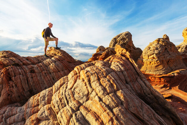 悬崖犹他州徒步旅行山远足不寻常的自然风景太棒了形成砂岩地层徒步旅行灵感砂岩