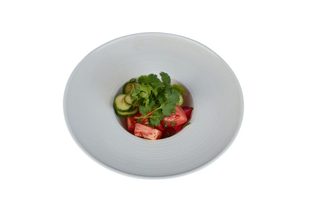 餐蔬菜沙拉放在白色盘子上 在白色盘子上隔离叶子蔬菜沙拉