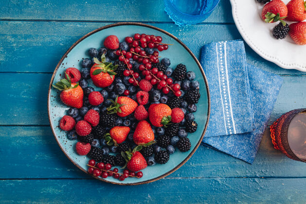 蓝莓健康的早餐吃新鲜的浆果和水果甜味营养健康