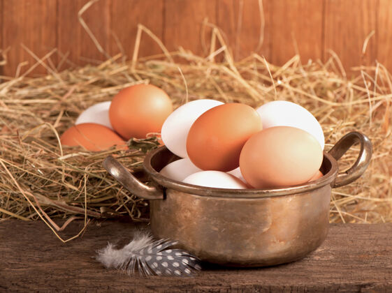 蛋白质木制背景上篮子里的鸡蛋篮子奶制品农场