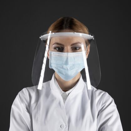 专家医生戴着医用面罩成人保健专业
