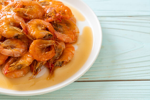 辣椒甜虾是泰国菜 用鱼露和糖烹调-亚洲风味新鲜生产力虾