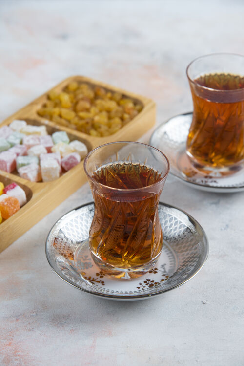 健康两杯茶和土耳其美食柠檬切片美味
