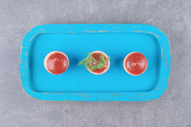 肉蓝木板番茄酱香肠片各种切片健康