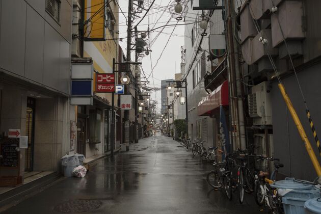 建筑雨后空荡荡的日本街城市日本空街