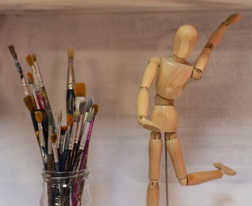 艺术带画笔的罐子罐子艺术家道具画笔