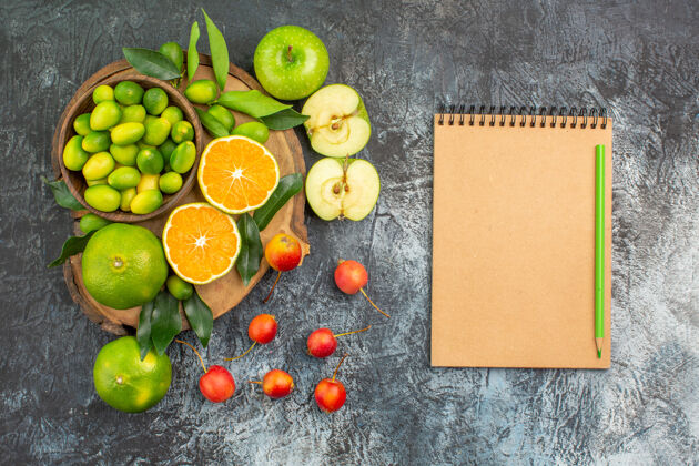 浆果从远处俯瞰水果开胃的浆果水果板铅笔笔记本有机饮食史密斯奶奶