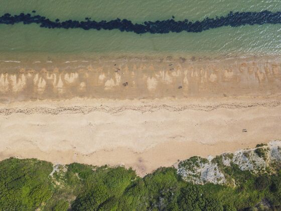 英国头顶拍摄的海滩和附近的保利泽湾在韦茅斯 英国海海洋地平线海岸