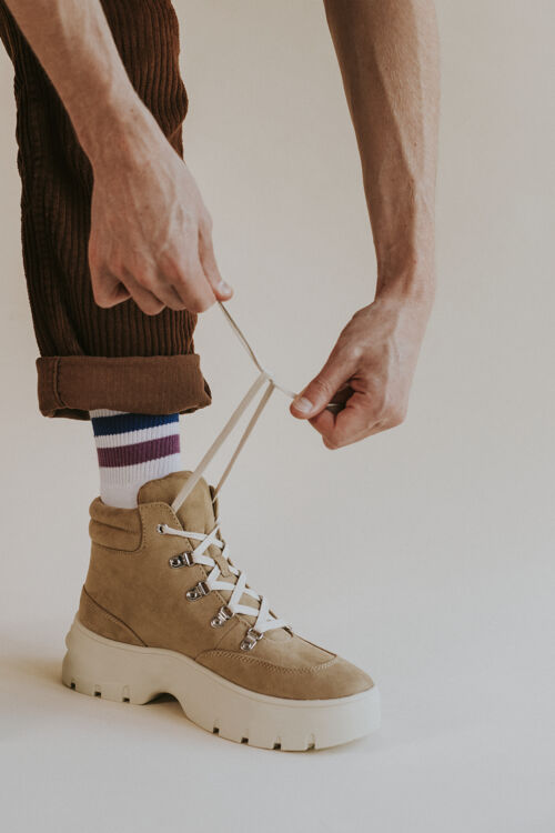 腿部模型系鞋带麂皮运动鞋Lgbt棕色鞋帆布