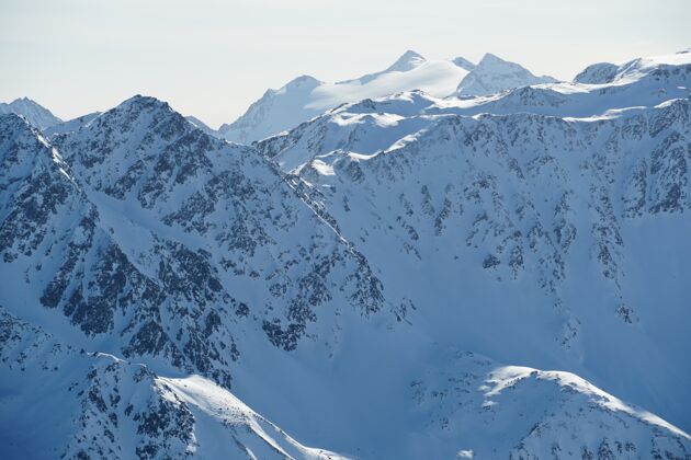 雪帽奥地利阿尔卑斯山风景如画斜坡山山脉