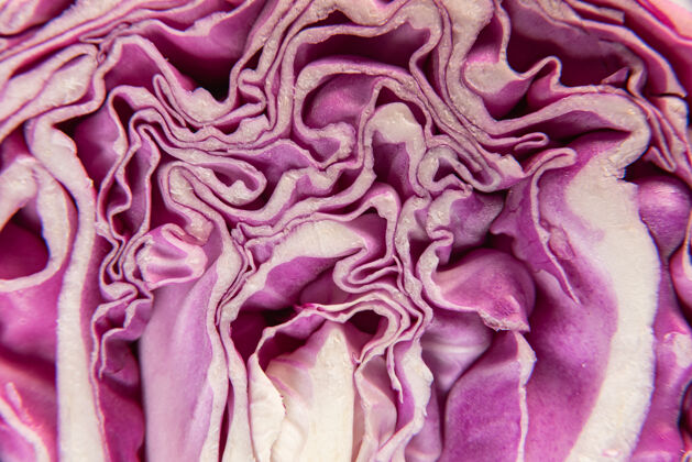 自然紫色的卷心菜在桌子上健康食品特写健康