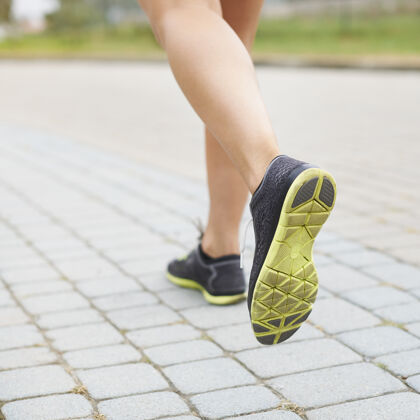 铺路石好鞋是跑步的基础部分动机爱好