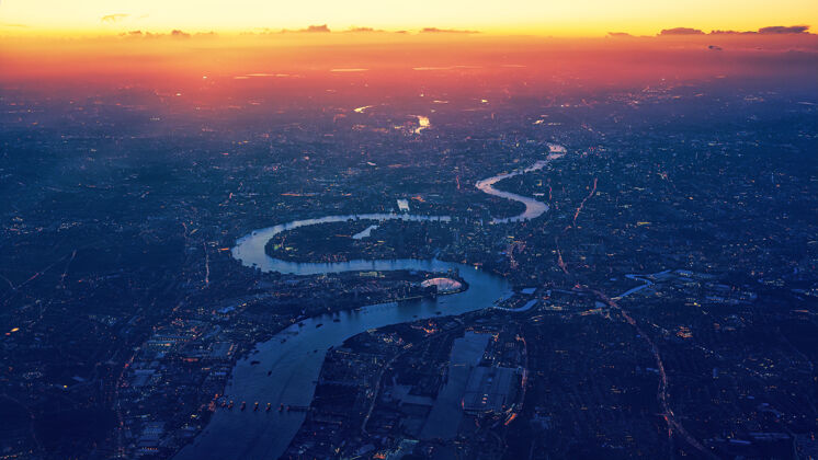 伦敦鸟瞰城市景观自然日落