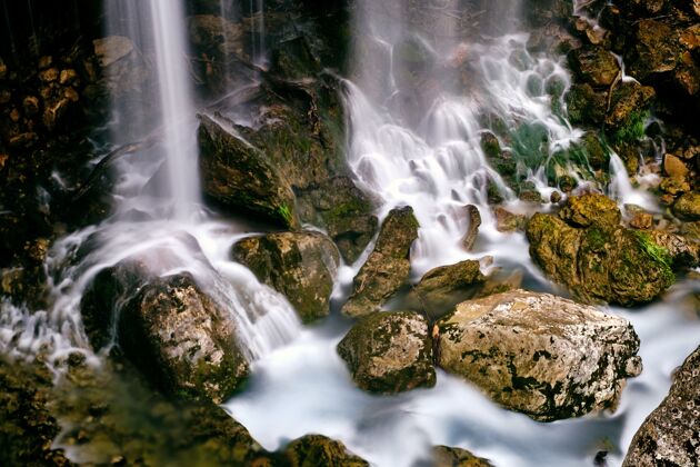 土地惊心动魄的法国绍特杜卢普瀑布拍摄地标瀑布河流