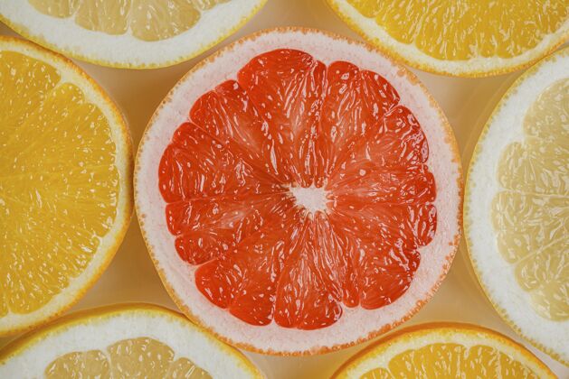 极简顶视图安排的柑橘特写葡萄柚有机平面