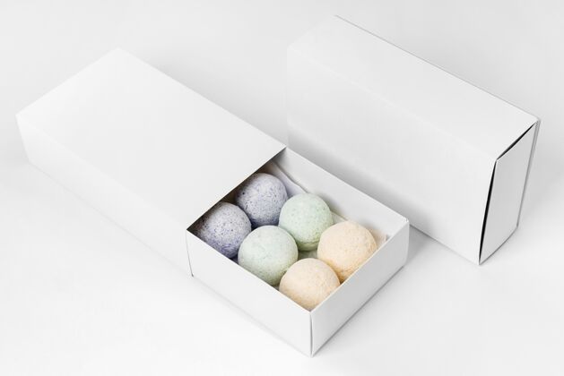 分类浴缸炸弹在盒子里模拟皮肤护理沐浴品牌