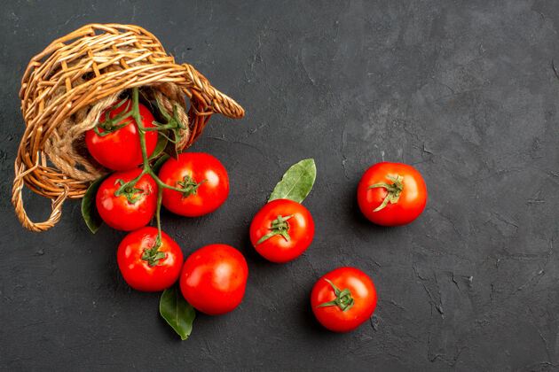 西红柿顶视图新鲜的红色西红柿在篮子里樱桃西红柿浆果健康