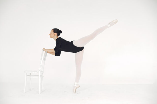 鞋漂亮的芭蕾舞演员尖角的芭蕾舞演员排练移动优雅