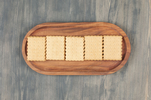 板美味的新鲜饼干在木板上高品质的照片饼干脆营养
