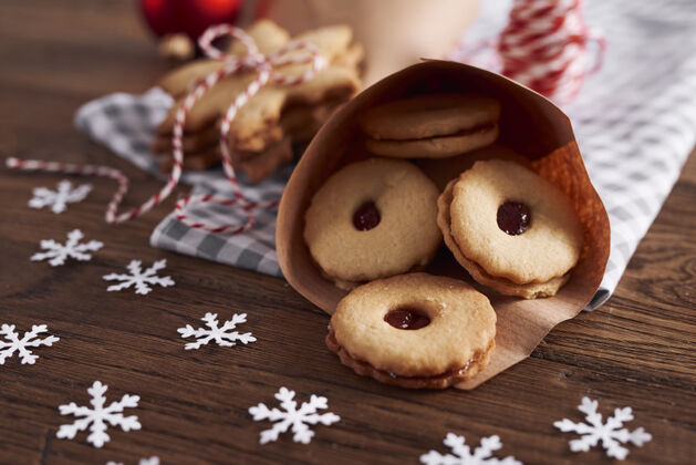 姜饼圣诞节美味的果酱饼干烘焙饼干食品