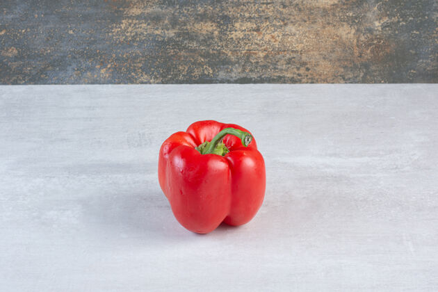 烹饪有机红辣椒大理石背景高品质的照片蔬菜铃铛新鲜