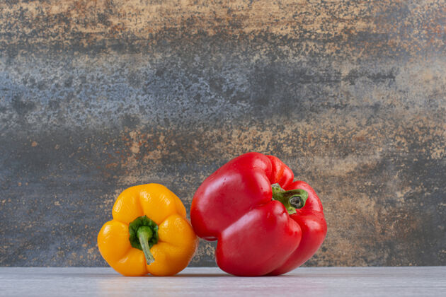 蔬菜彩色新鲜辣椒大理石背景高品质的照片食品有机烹饪