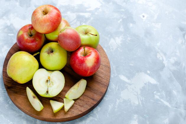 颜色半顶视图新鲜苹果成熟醇厚水果浅白色桌面水果食物维生素颜色新鲜树桌子视野苹果